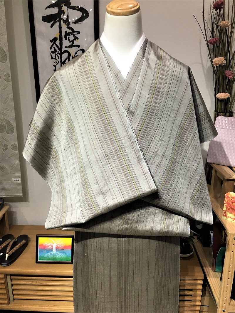 最高級のスーパー 本場牛首紬 先染め 夏用 単衣着物 証紙付 黒灰色
