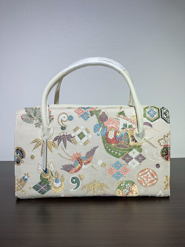 もらって嬉しい出産祝い 新品 西陣織帯地使用 利休バック 宝尽くし