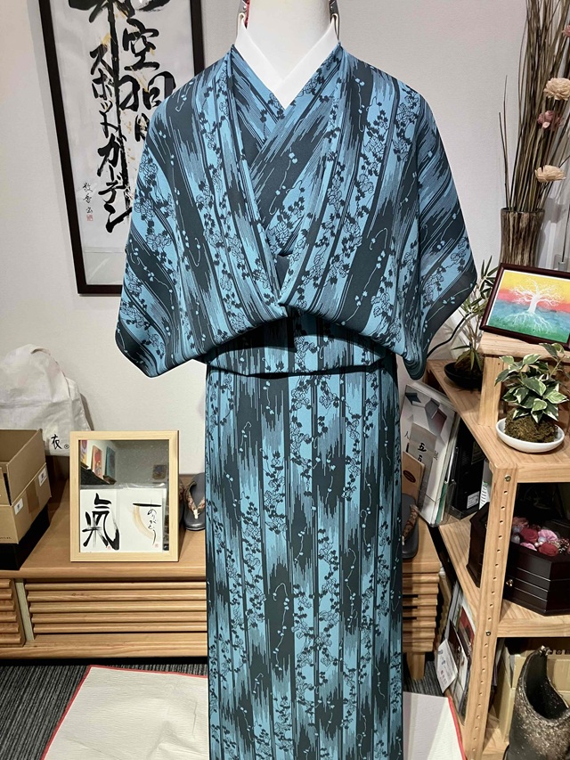❪7718❫ ❁ 小紋 (正絹) ❁ 伊勢型 『南部 芳松』 7718❫ ❁ 小紋 (正絹) ❁ 伊勢型 『南部 芳松』 - メルカリ