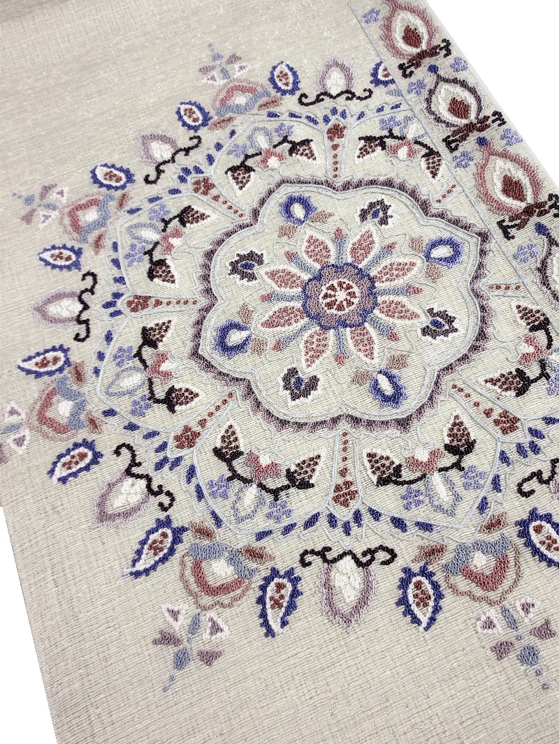 格安 中国三大刺繍 お洒落で重厚な相良刺繍で正倉院 華文模様が施されています 単衣向きの素材感です